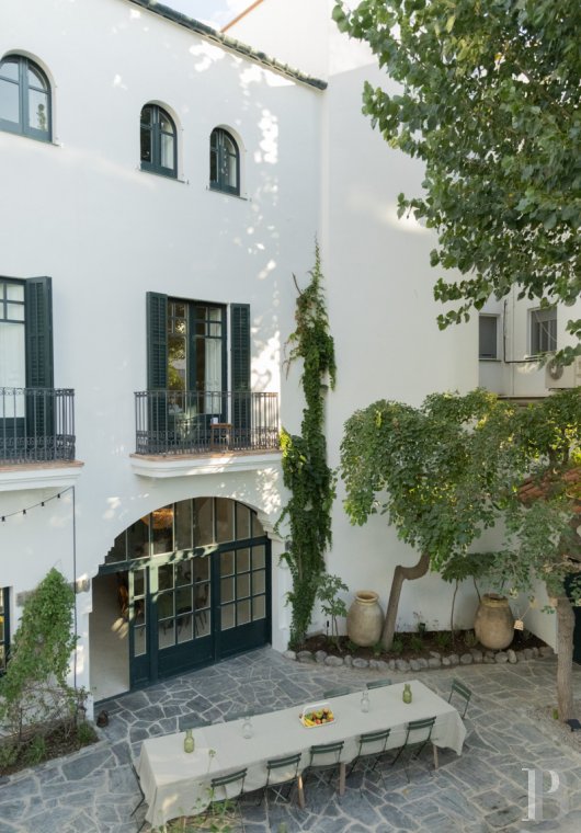 À Cadaqués, en Catalogne, une vaste maison des années 1920 dans le centre du village - photo  n°19
